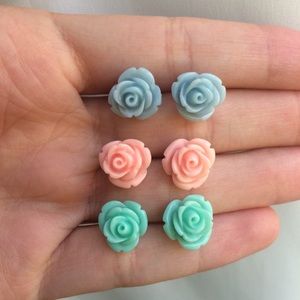 Pastel rose studs